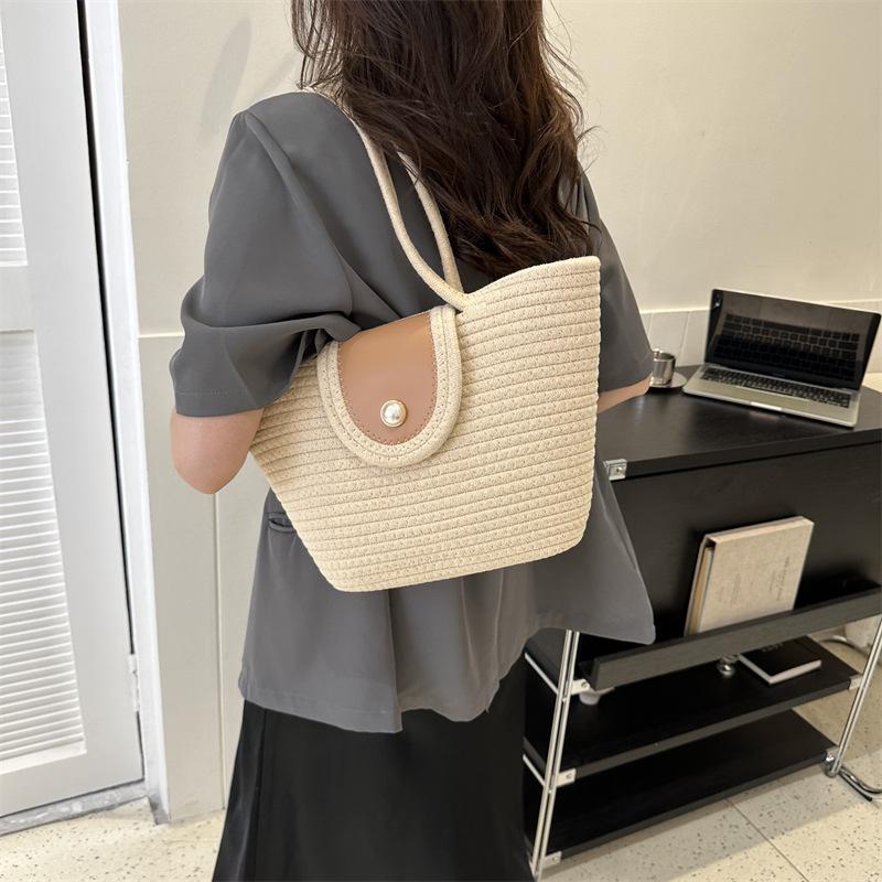 2025 new fashionable large-capacity woven bucket bag simple casual shoulder tote bag niche design bag tide