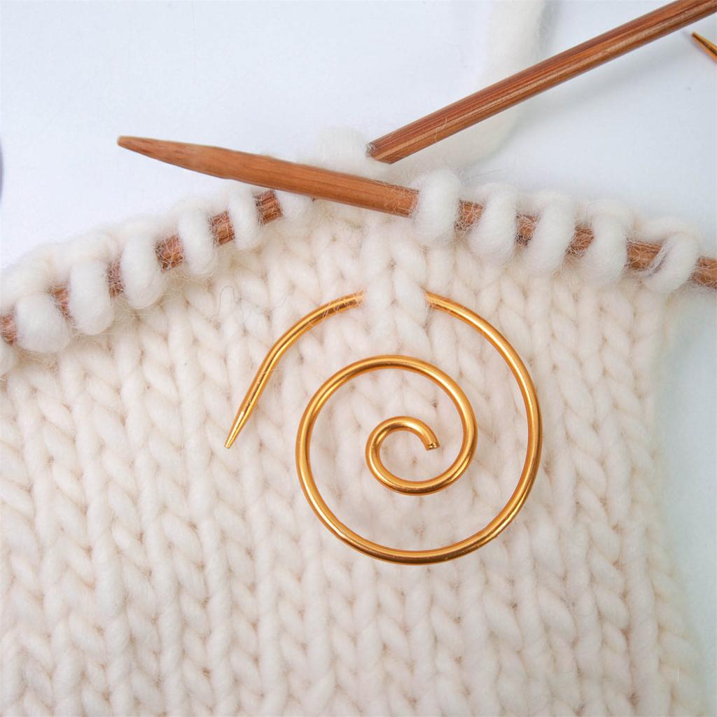 2Pcs Metal Stitching Marker Colorful Stitching Marker Rings Locking Stiching Marker Rings Knitting Marker for Crocheting