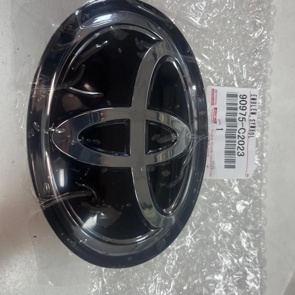 AOQ1 160mm car series crystal series 3D crystal car hybrid logo badges front grille for Toyota Highlander Camry RAV4 CHR Senna Avalon