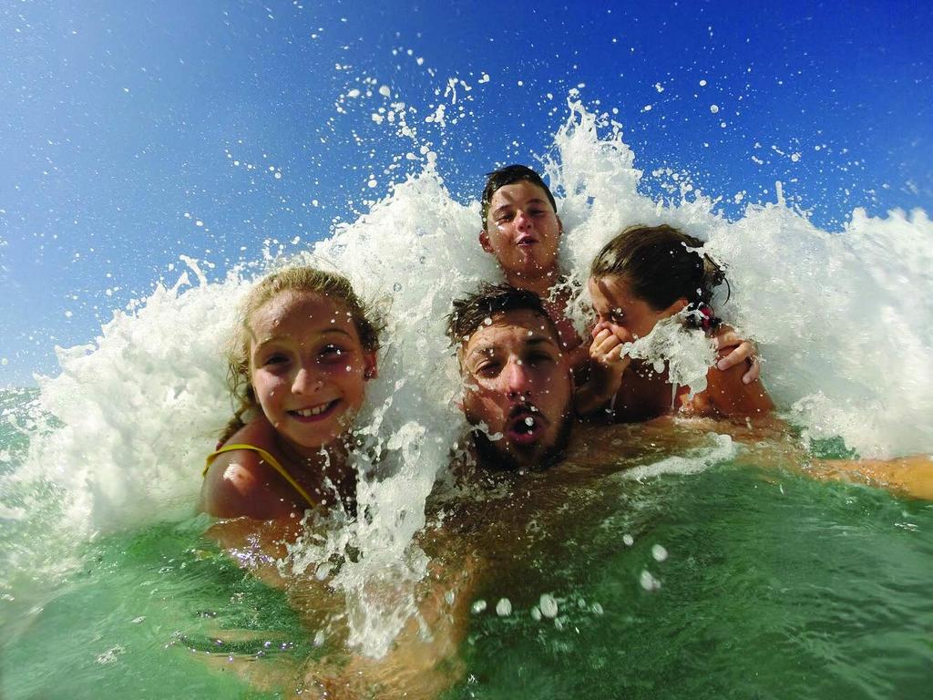 GoPro HERO7 White GoPro Hero 7 White Wearable Action Camera CHDHB-601-FW [Official GoPro]