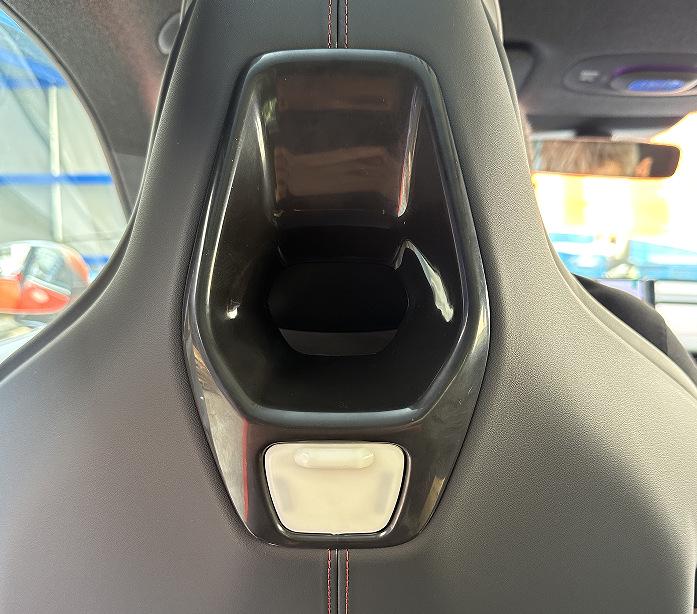 Moldura da Alavanca de Câmbio, Saídas de Ar do Banco Traseiro, Acabamento da Porta e Acessórios do Volante Xiaomi SU7