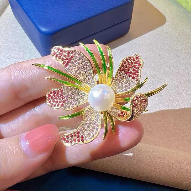 Exquisite 9-10mm Natural White Freshwater Pearl Brooch Precious Orchid Design for Wedding Identity-Zhuji Pearl Highlights розовый