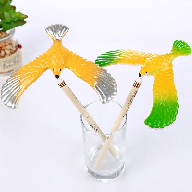1/3/5PCS Funny Amazing Balancing Eagle With Pyramid Stand Magic Bird Desk Kids Toy Fun Learn Dropshipping