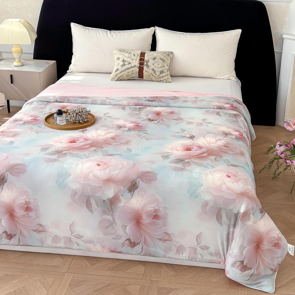 Cool Silk Summer Quilt: Lightweight, Breathable, Ideal for Home or Dorm Use