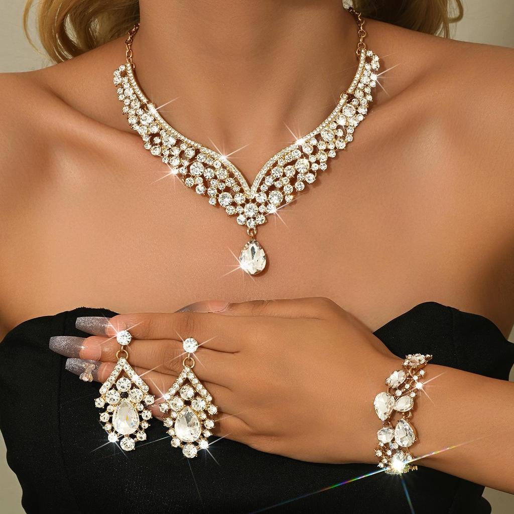 Vintage Evening Dress Jewelry Set: European & American Floral Necklace and Earrings