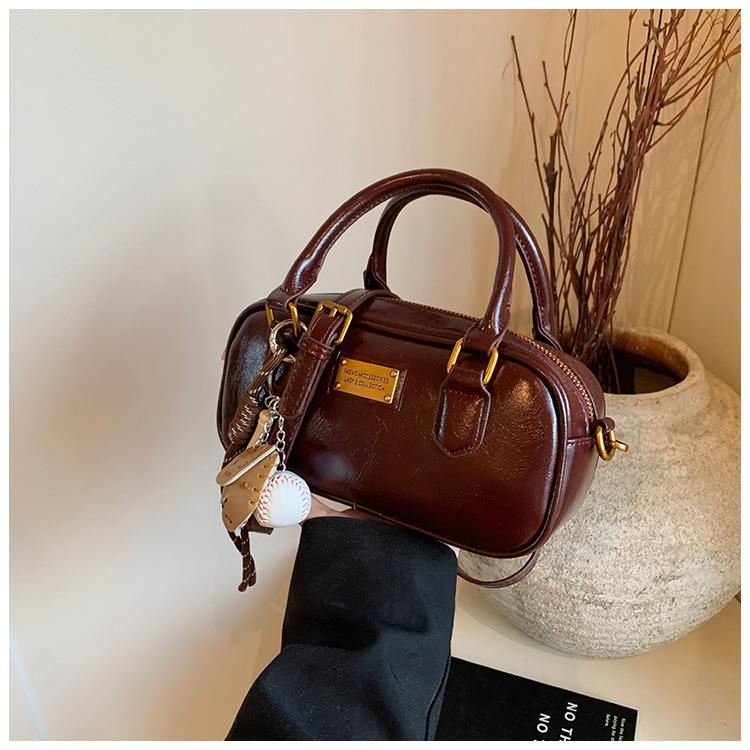 

2025 осень и зима новая модная ретро сумка женская европейский и американский стиль ПУ сумка через плечо сумка-мессенджер нишевый дизайн сумочка no pendant бордовый