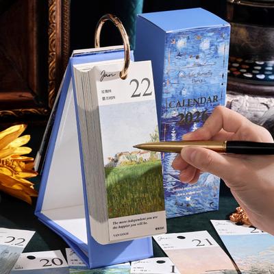 Calendário de Mesa Flip 2026 Estilo Europeu Vintage Pintura a Óleo com Pingente de Borboleta Organizador de Mesa Estético para Decoração de Casa e Escritório