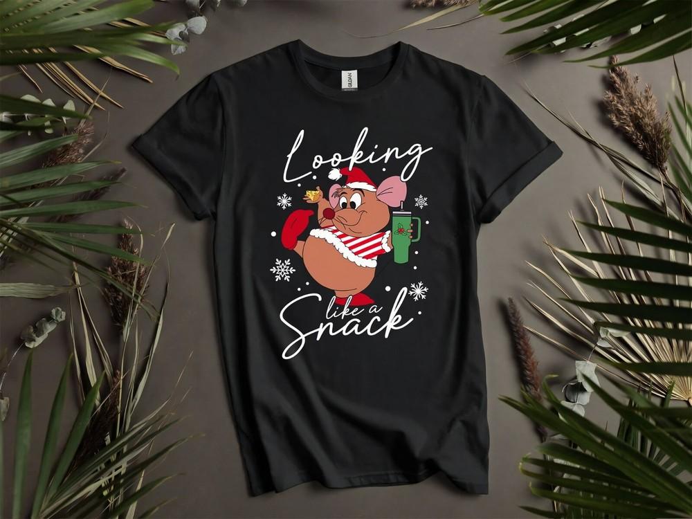

Cutes Gus Christmas Looking Like A Snack T Hoodie Tshirt Men Women Unisex AD254 4XL