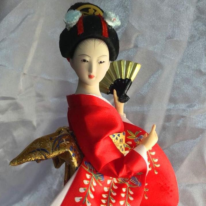 

9-Inch Japanese Geisha Kimono Paper Doll Ornament for Restaurant Decoration