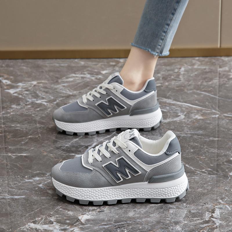 

2025 осень новые женские кроссовки корейская версия универсальные сетчатые дышащие спортивные туфли повседневные на платформе туфли Форреста Гампа женские 40 серый