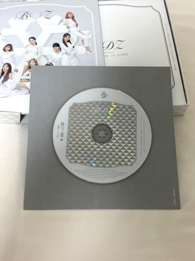 [USED] Trading card included BDZ-Repackage- TWICE 1st ALBUM