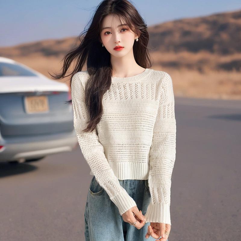 2025 Autumn Chic Loose Knit White Sweater with Round Neck for Women