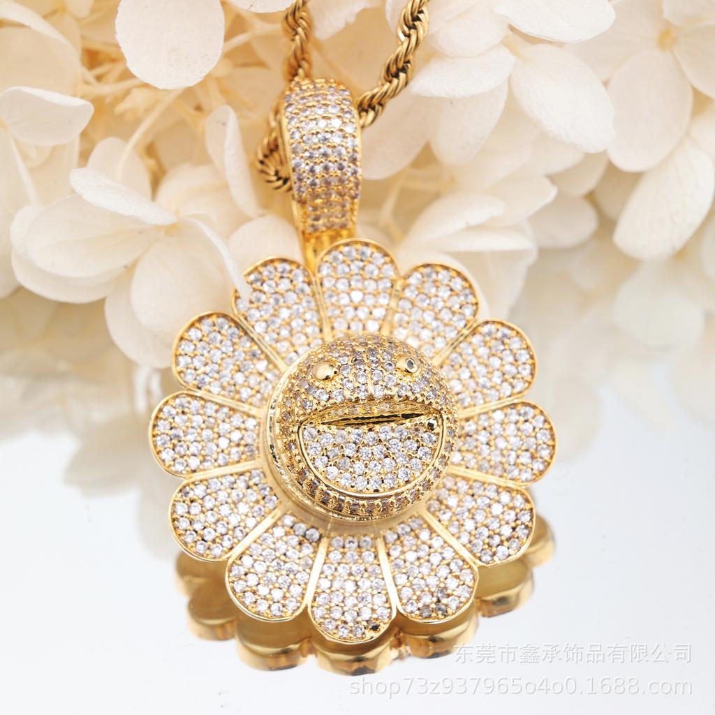European & American Hip-hop Zircon Sunflower Rotating Pendant - High-end Christmas Accessory