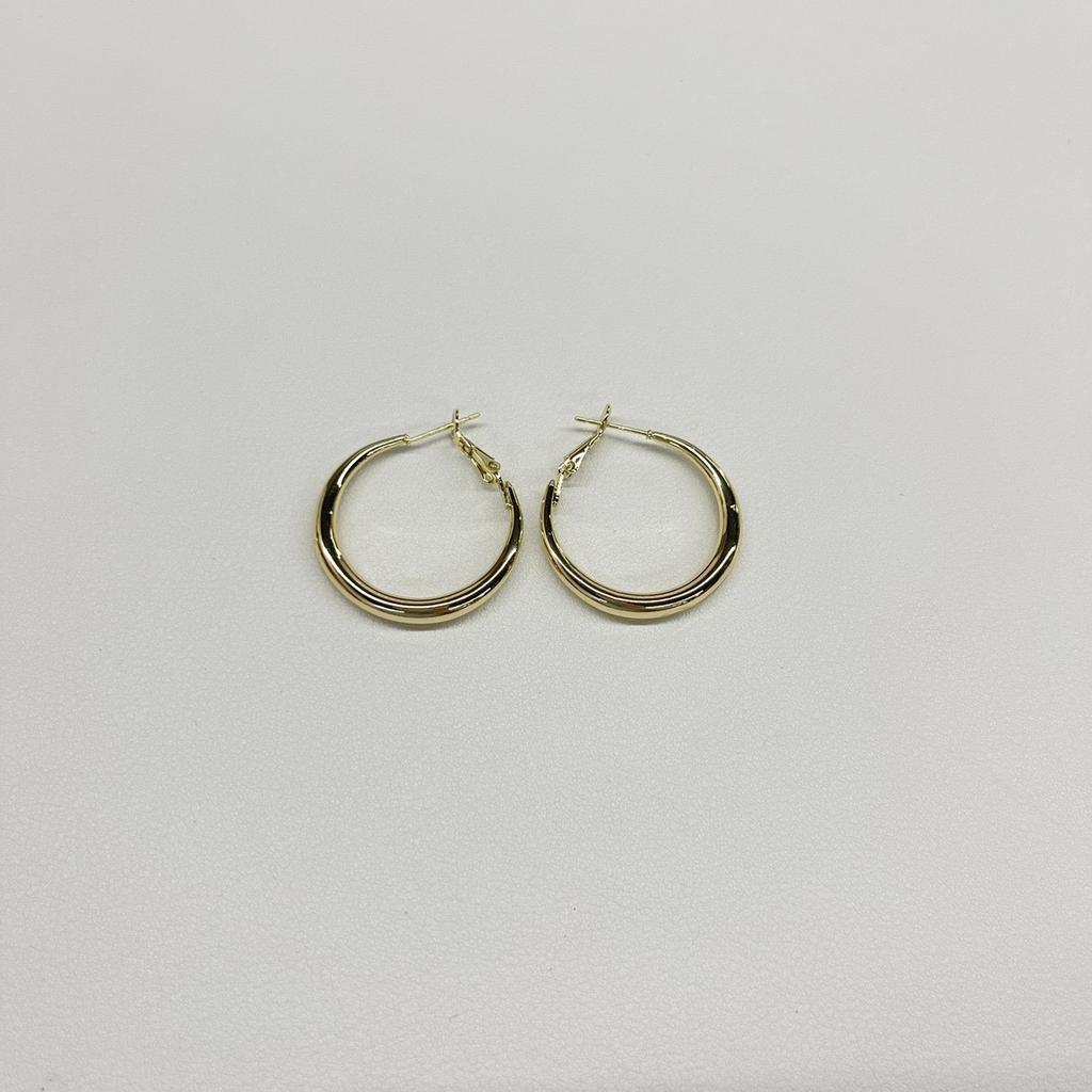 Cold wind Irregularly distorted earrings Women's unique earrings New popular high-end French circle earrings