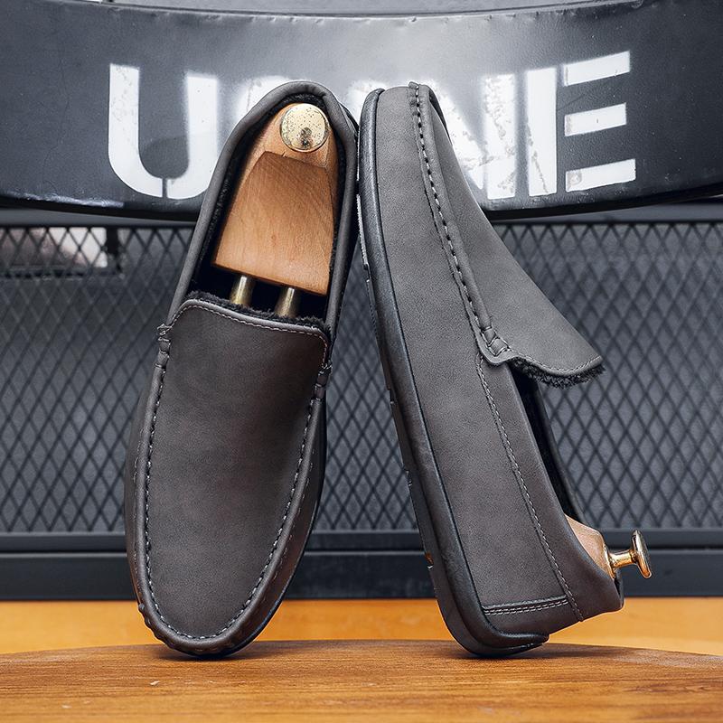 Winter Men Casual Shoes Plush Warm Loafers Suede Luxury Brand Male Driving Shoes Light Comfort Slip-on Mens Lazy Shoes Moccasins