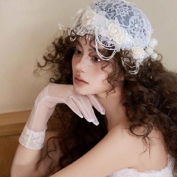 Graceful Lace Meshes Hat Romantics Hollows Flower Lace Hat Vintage Lace Hat for Weddings and Banquets