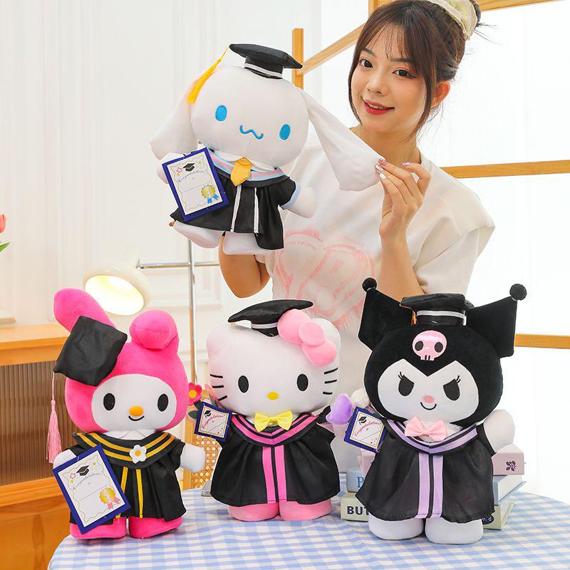 Carino Cartone Animato Tocco e Toga Bambola Peluche Decorazione Festa Studenti Giocattolo Morbido Dopamina Regalo Perfetto Per Ragazze