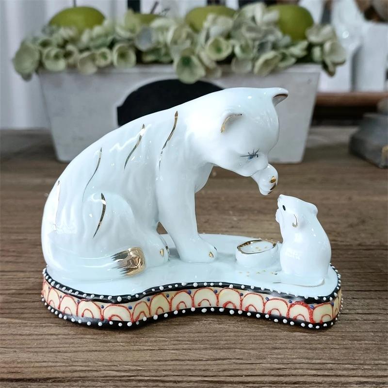Funny Porcelain Cat Miniature Hand Painted Ceramics Mouse Figurine Home Pet Ornament Cartoon Character Decor Art and Craft Gift