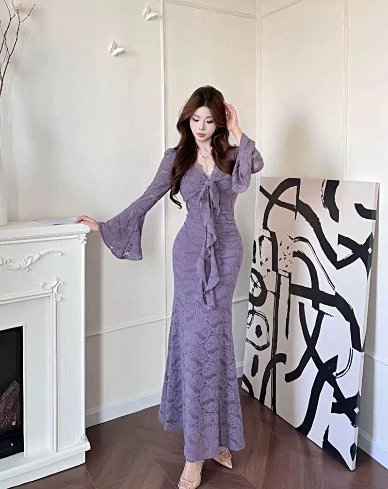 Mature & Stylish V-Neck Lace Dress with Flowing Ribbon, Waist-Cinching Fishtail Skirt – Perfect for Spring & Autumn