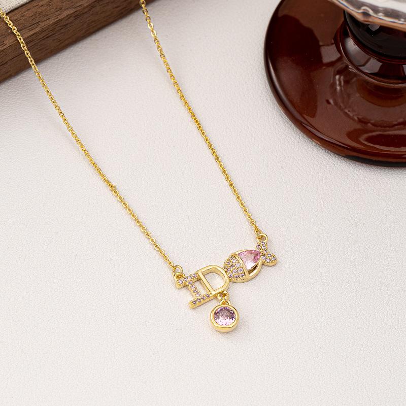 Smart pink diamond I love you necklace female zirconium kiss fish light luxury niche cute sweet personality collarbone chain