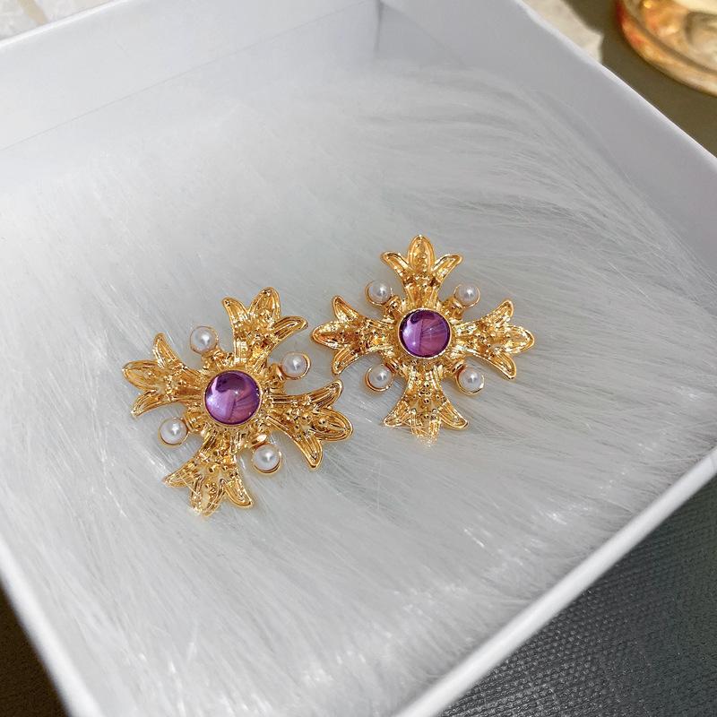 Zircon pearl simple earrings simple versatile retro Internet celebrity earrings fashion design earrings