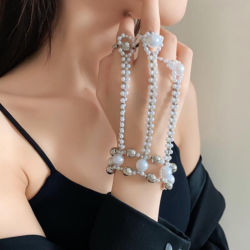 Super Fairy Geometric Pearl Bracelet – Retro Chic Temperament Jewelry for Women
