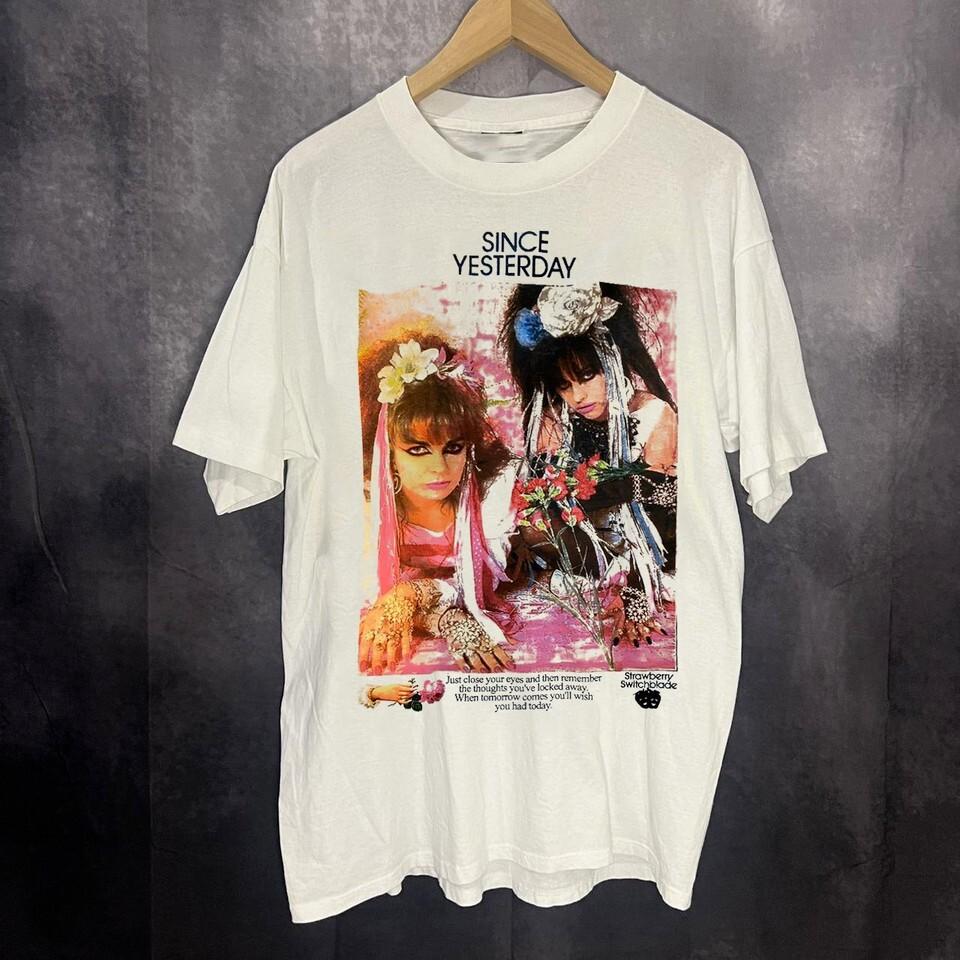 Strawberry Switchblade Band Gift For Fan S to 5XL T-shirt GC1591 XXL