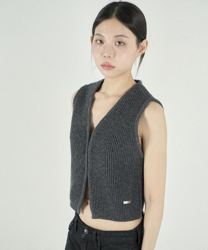 Tobaseu Minimal Cashmere Rib Vest (Khaki Brown)