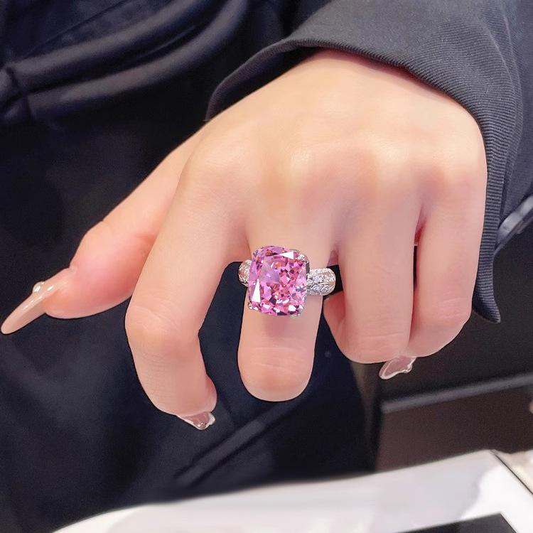 Christie'S Auction House 200 Million Of The Same Artificial Yellow Diamond Ice Flower Cut Ring Fat Rectangular Pink White High Carbon Diamond Women
