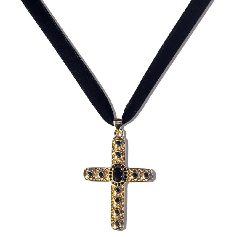 Vintage Black Gemstones Cross Pendant Necklace Simple Collar Necklace Party Jewelry Velvets Clavicle Chain Necklace 1