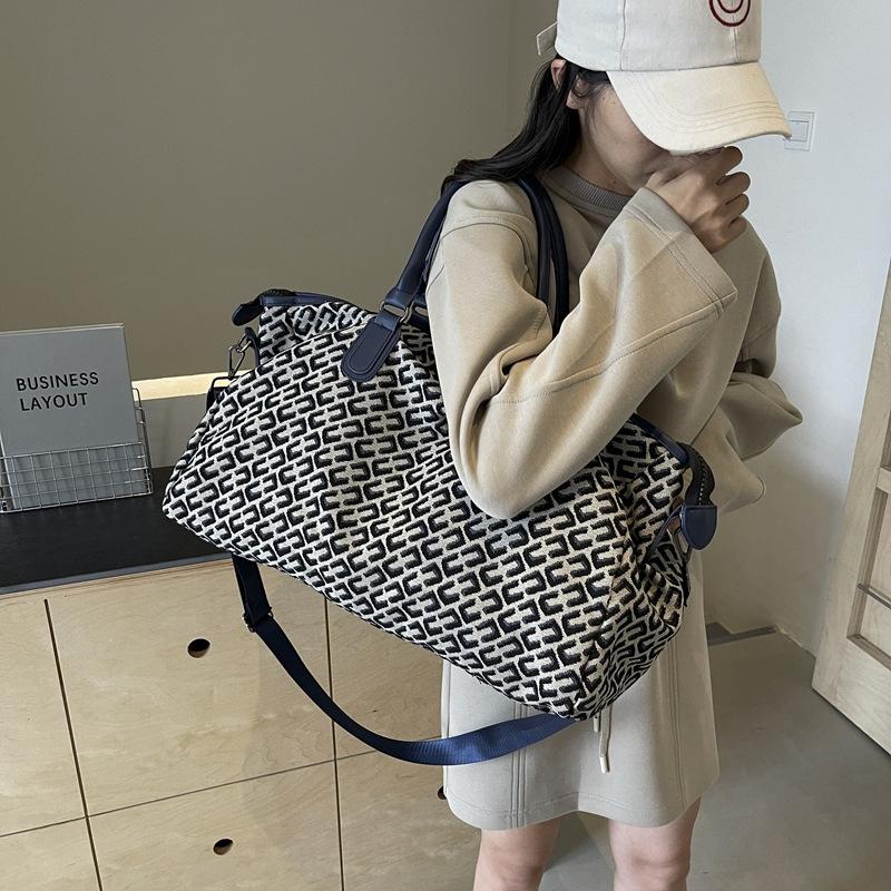 Handheld Travel Bag for Women, Large Capacity, Lightweight, Short Distance Travel Luggage Bag for Women, Portable Sports and Fitness Bag for Going Out