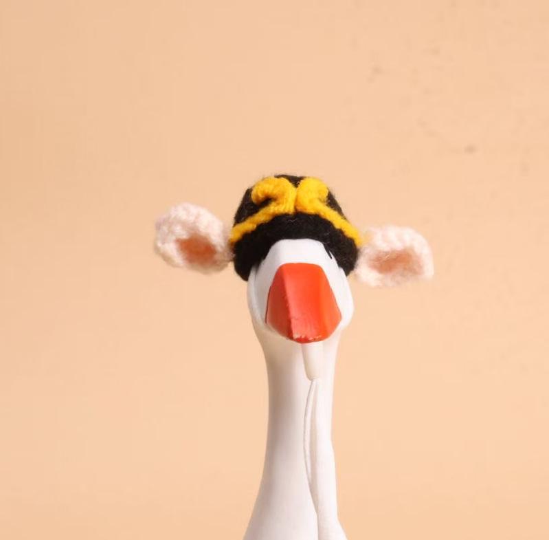 Valentine's Pearl Desktop Goose Set with Mini Knitted Hat & Adjustable Wings Clothing