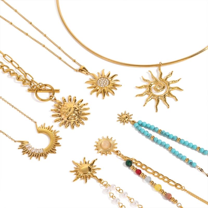 18K Gold Plated Pearls Chain Sun Pendant Necklace Sturdy Stainless Steel Waterproof Jewelry Accessory for Women