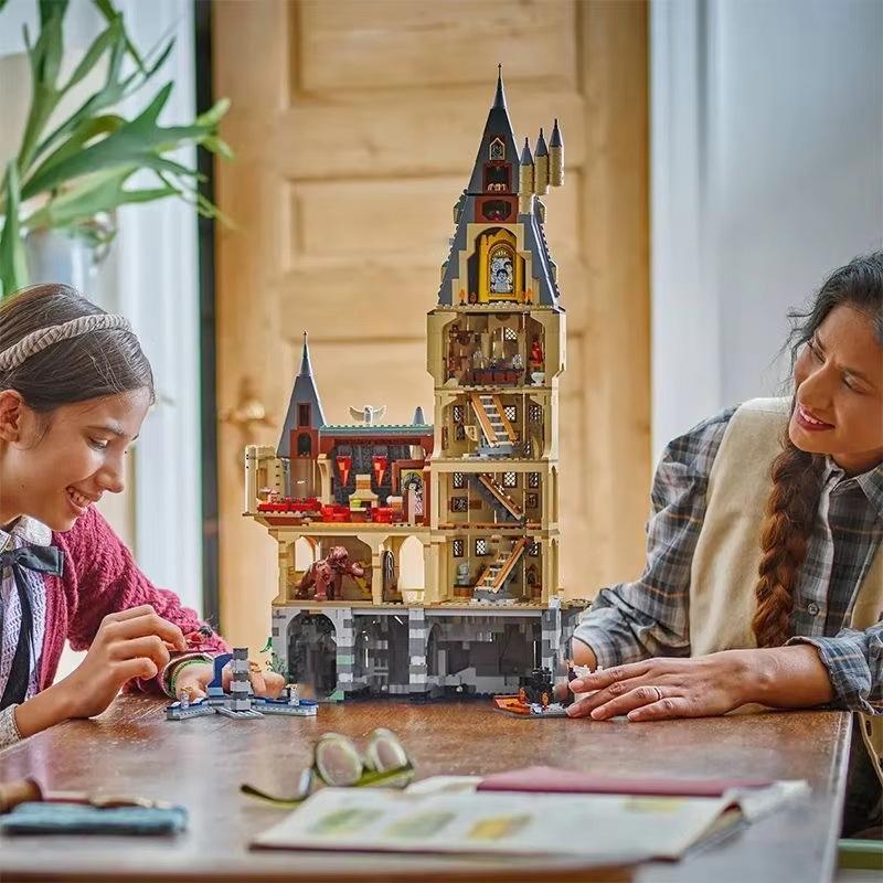 New Street View Series 2135pcs School 76454 Castle Model Building Blocks Children's Educational Assembly Toys Birthday Gift