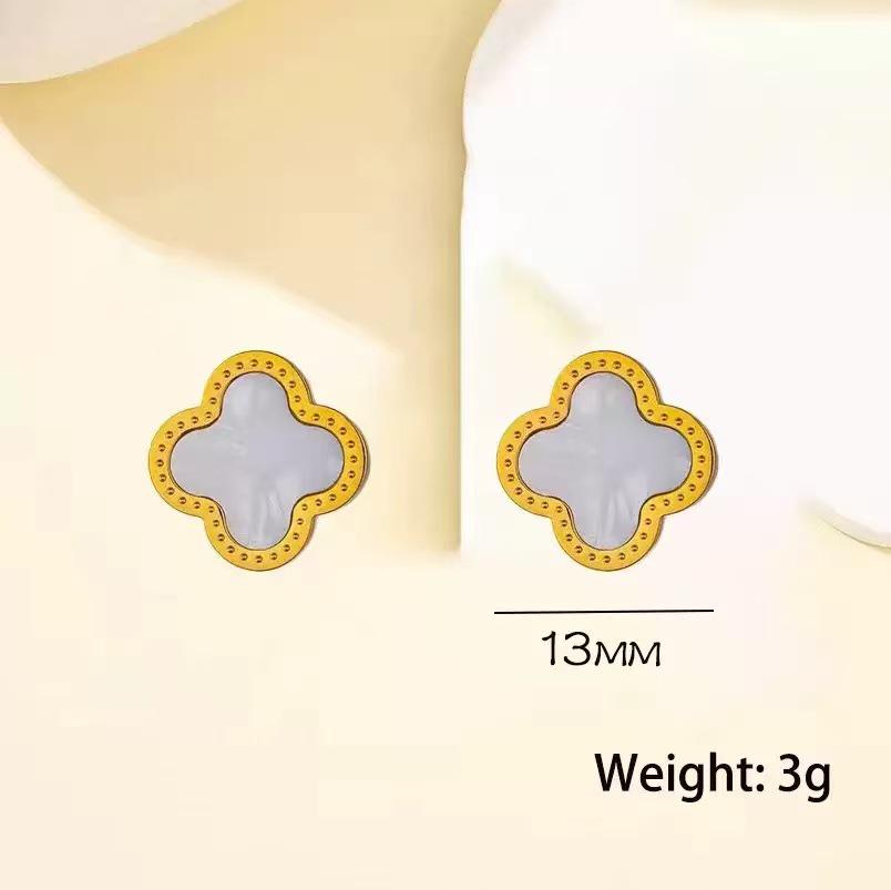 18k Four-Leaf Clover Pendant Necklace for Women - Double-Sided Lucky Charm on Clavicle Chain