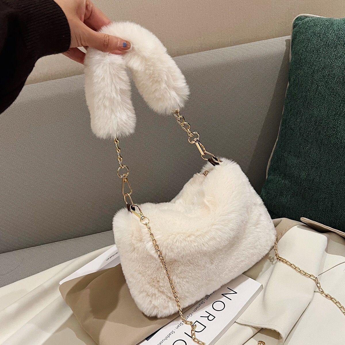 

New plush bag fashionable women s niche chain messenger bag fashionable portable cute small square bag Small square bag