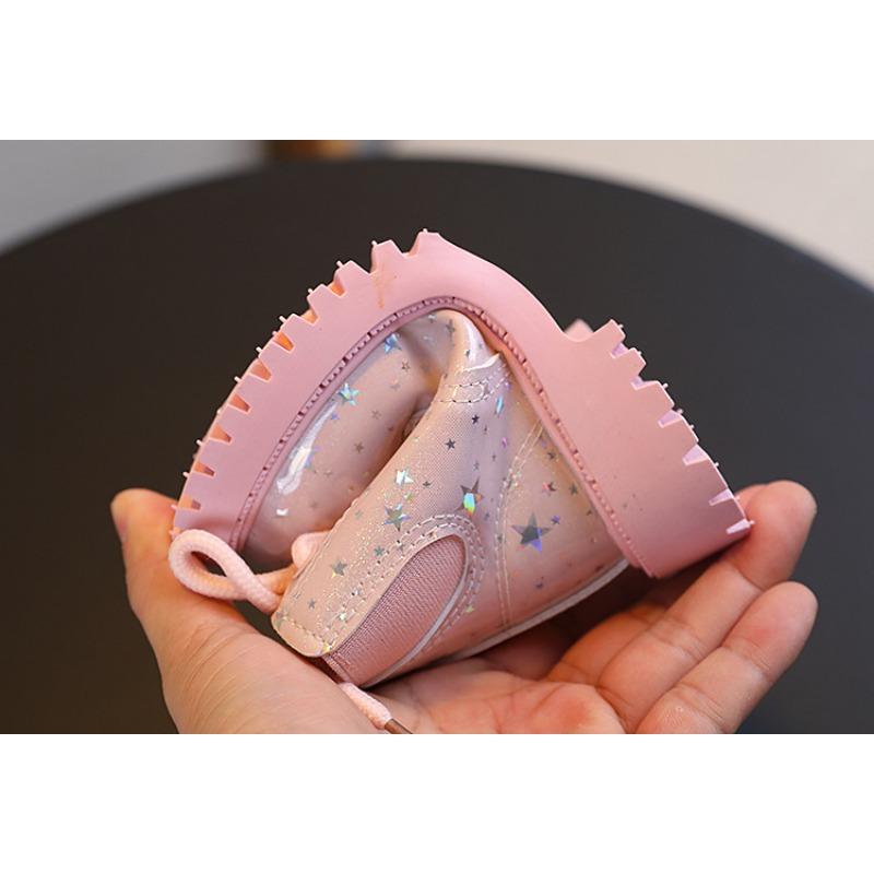 Korte barnestøvler - Lyse og allsidige jentestøvler med myk bunn