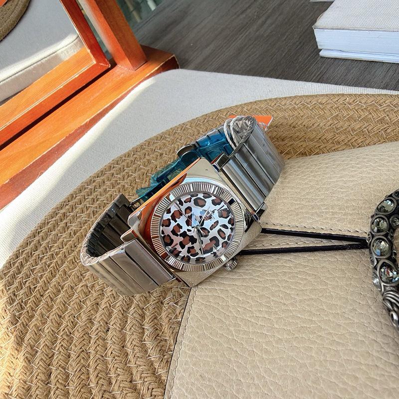 Neue Uhr Leopardenmuster Damenmode Exquisites Stahlarmband Großes Zifferblatt Damen Luxus Quarz Uhr Zubehör Geschenk