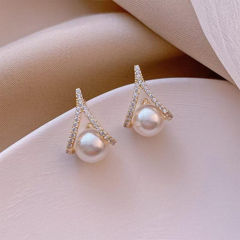 Diamond-set exquisite pearl stud earrings versatile earrings gentle and simple temperament earrings new 1111 explosion