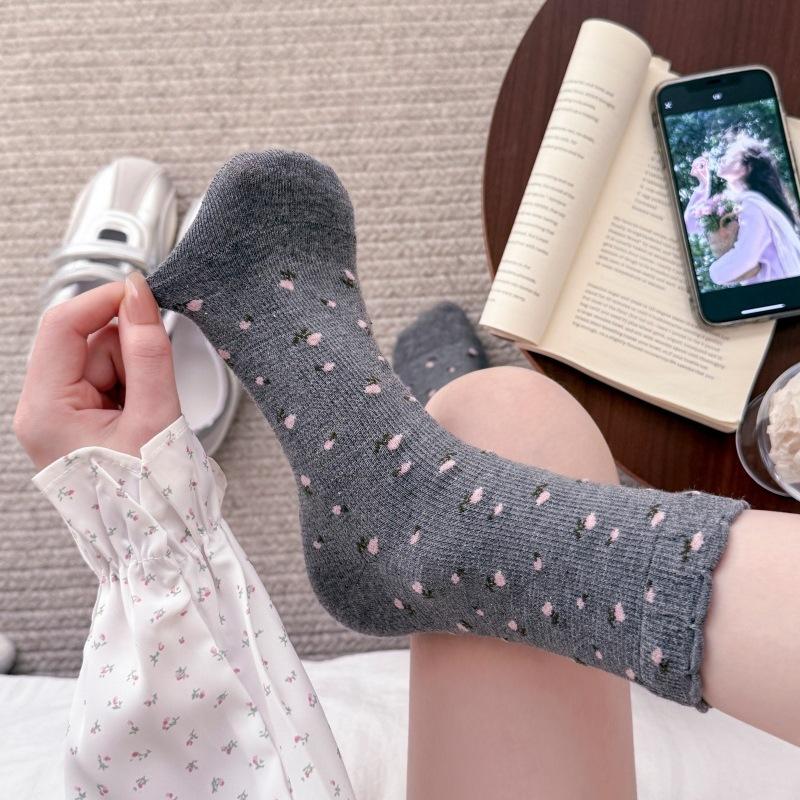 

White Floral-patterned Socks - Children s Style. Spring Cotton. Spring and Summer Thin Lace-up Wooden Ear Cuff Mid-length Socks. Summer. 1 pair сірий колір
