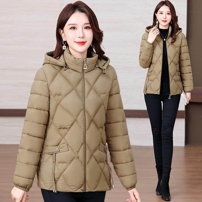 Winter Down Cotton Cotton Jacket Women's Warm Padded Jacket 2025 New Fashion Long Sleeve Removable Hat, Short Slim Fit