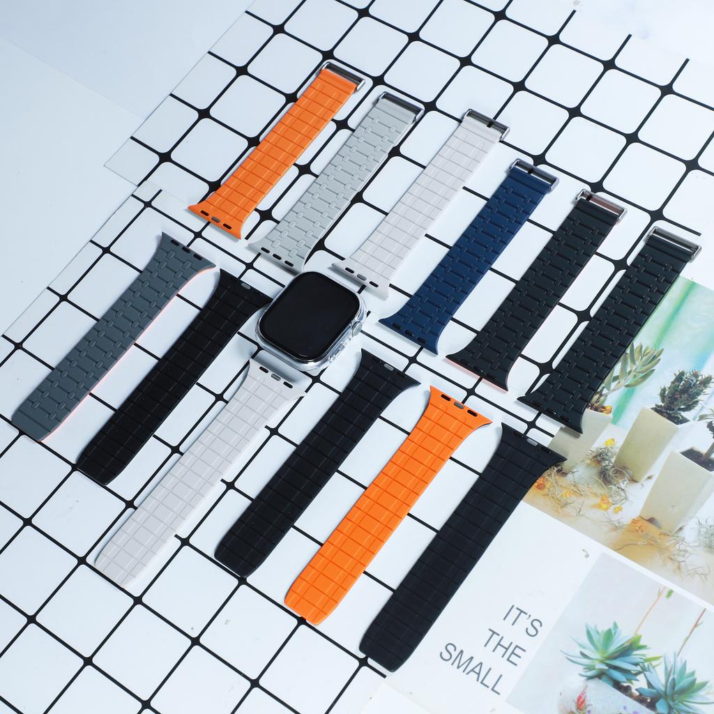 Soft Silicone Magnetic Band for Apple Watch Ultra 2 49mm 46mm 45mm 44mm Loop Strap For Iwatch Series 10 9 8 7 SE 6 5 4 Bracelet