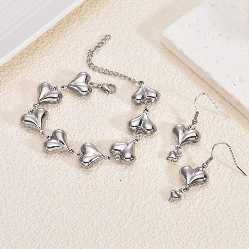 European and American Titanium Steel 18k Gold Heart Jewelry Set (Necklace, Bracelet, Earrings) - Clavicle Chain Light Luxury