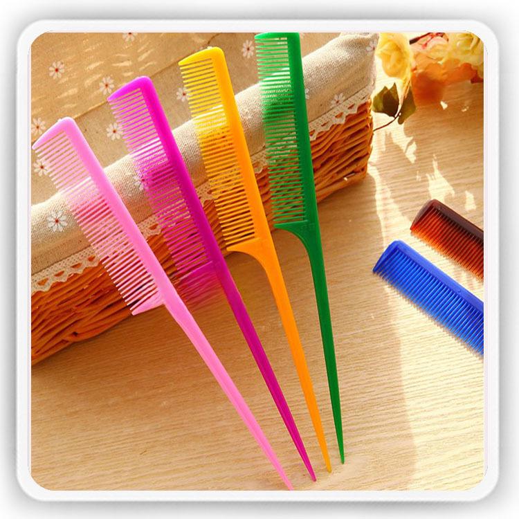 Schwarzer Spitzkamm: Professionelles Make-up-Tool und Zubehör