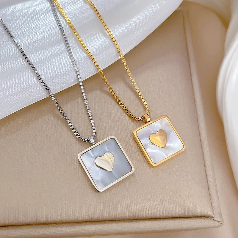 Titanium Steel Square Fritillary Heart Temperament Personality Minimalist Furnace Real Gold Necklace Female Collarbone Chain