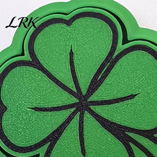 Four-leaf Clover Keychain Pendant, Stress Relief Toy with Hanging Buckle, Aromatherapy Smooth Structure Four-Leaf Shape Key Holder for Good
