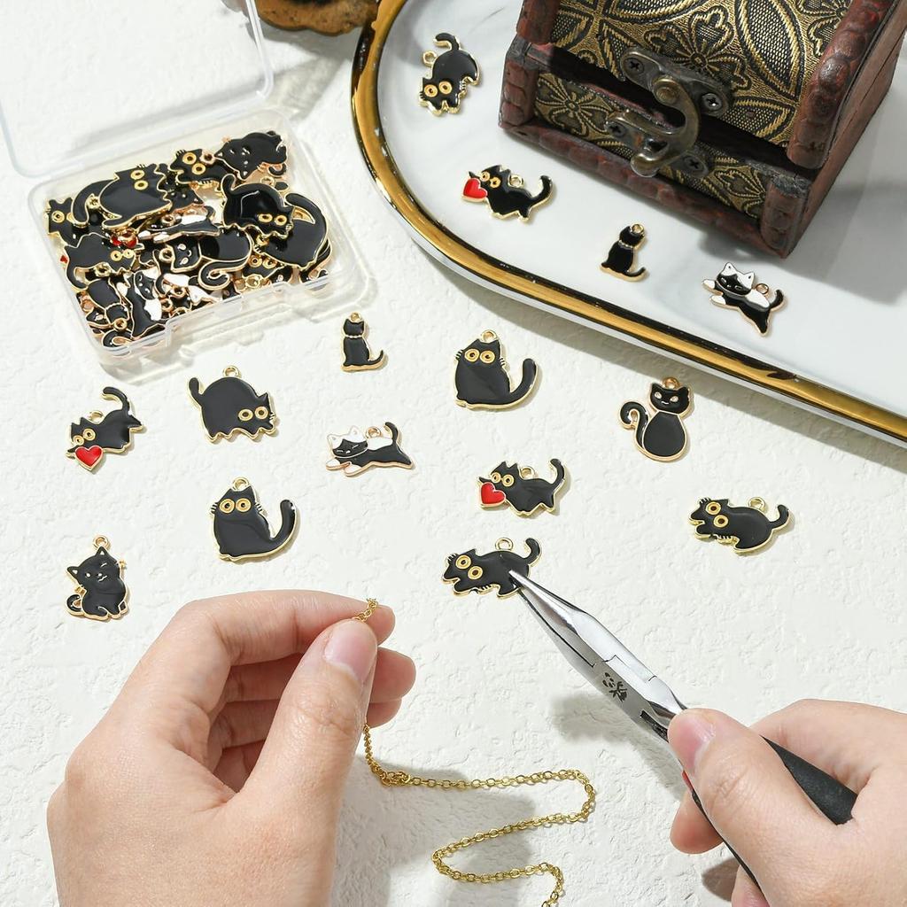 KitBeads 40 szt. 8 stylów Czarne Koty Zawieszki Emaliowane Serca Zwierzęta Urocze Czarne Kociaki Zawieszki do Tworzenia Biżuterii Bransoletki Naszyjniki Rękodzieło Hurt