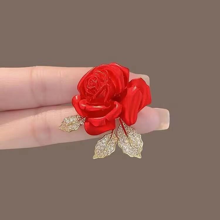 Vintage Red Rose Brooch Corsage Women's Pin - Elegant Clothing Accessory