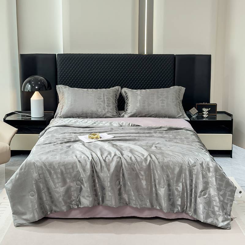 New Light Luxury Silky Jacquard Summer Quilt Solid Color Simple Summer Quilt Four-Piece Set Smooth And Machine Washable