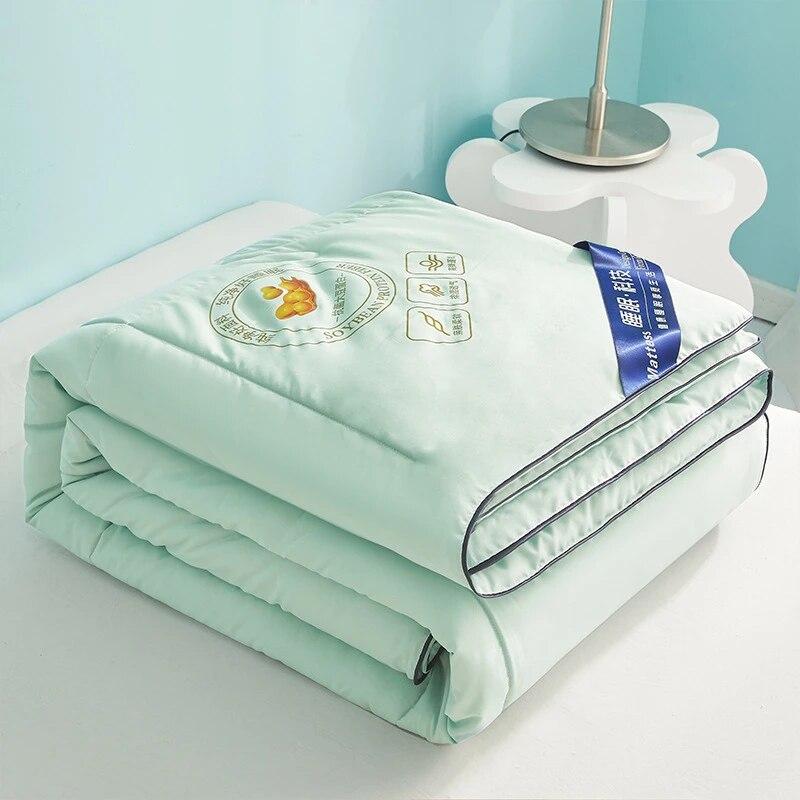 Cool Ice Silk Cienka kołdra z włókna sojowego Wysokiej jakości zimna pościel Kołdry na lato Mechaniczne pranie Pikowana kołdra Rozmiar Queen